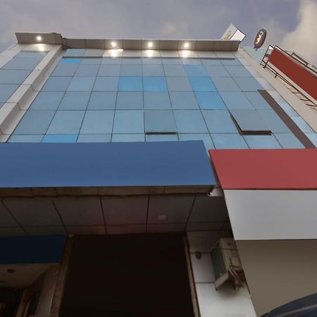 Oyo 12171 Hotel Sky View Gurgaon Exterior photo