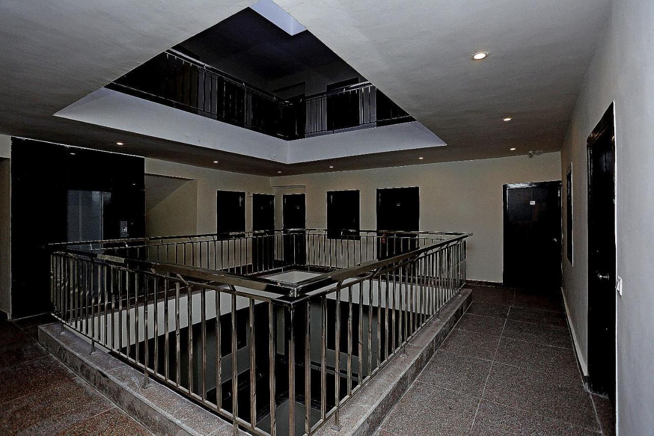 Oyo 12171 Hotel Sky View Gurgaon Exterior photo