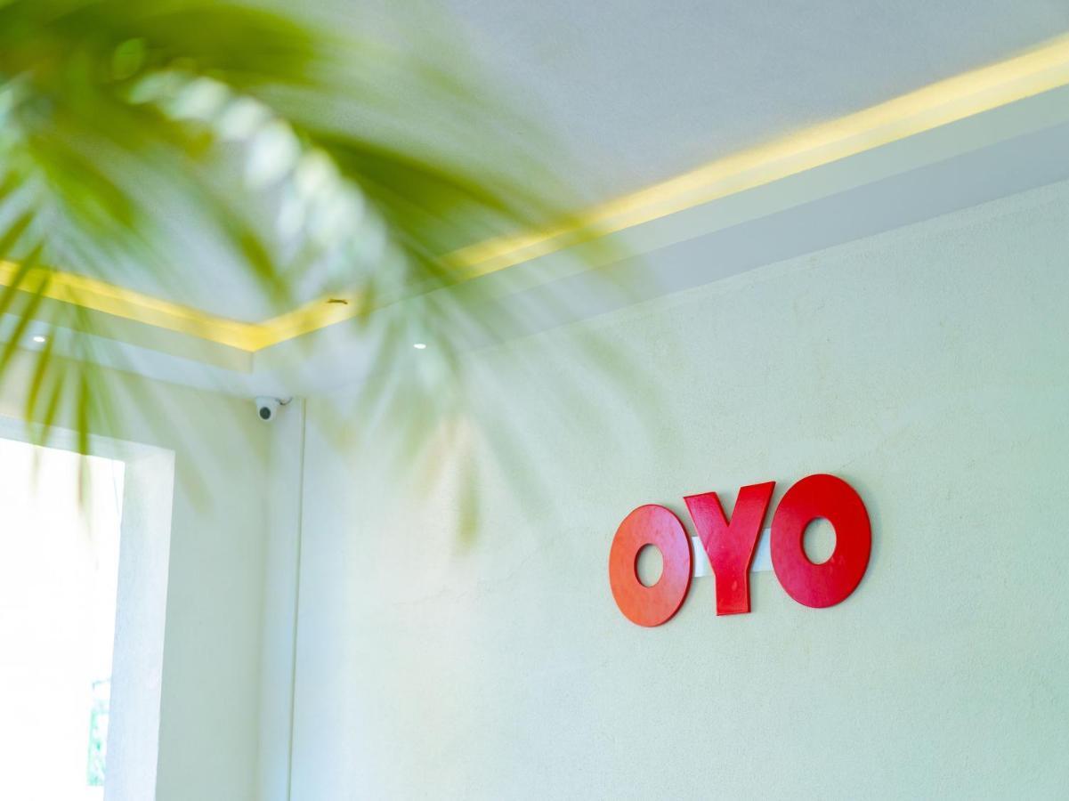 Oyo 12171 Hotel Sky View Gurgaon Exterior photo